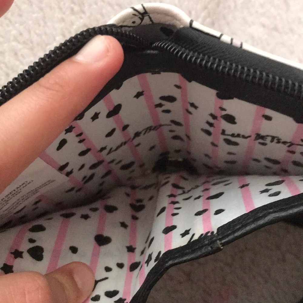 Walet - Picture 4 of 4